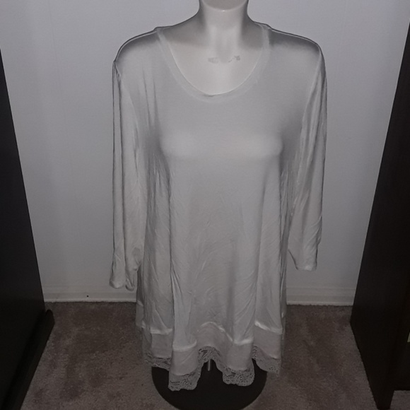 LOGO by Lori Goldstein Tops - Logo lori Goldstein tunic with lace detail